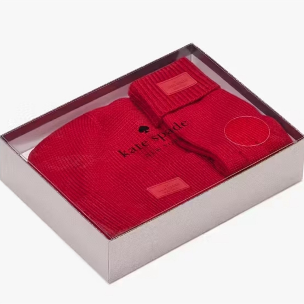 Kate Spade NIB Red Logo Patch Beanie Set. Beanie & Gloves.